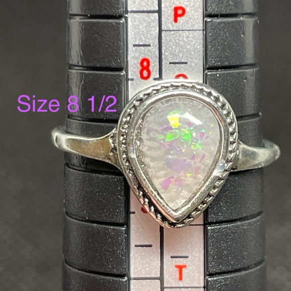 Lot of 8 NWOT Boho Style Rings - sizes vary - Picture 7 of 11